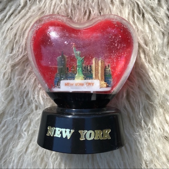 VINTAGE New York Snow Globe ❣️ - Picture 1 of 4